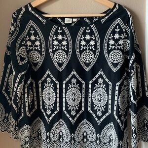 GAP Embroidered 3/4 Sleeve Eyelet Blouse